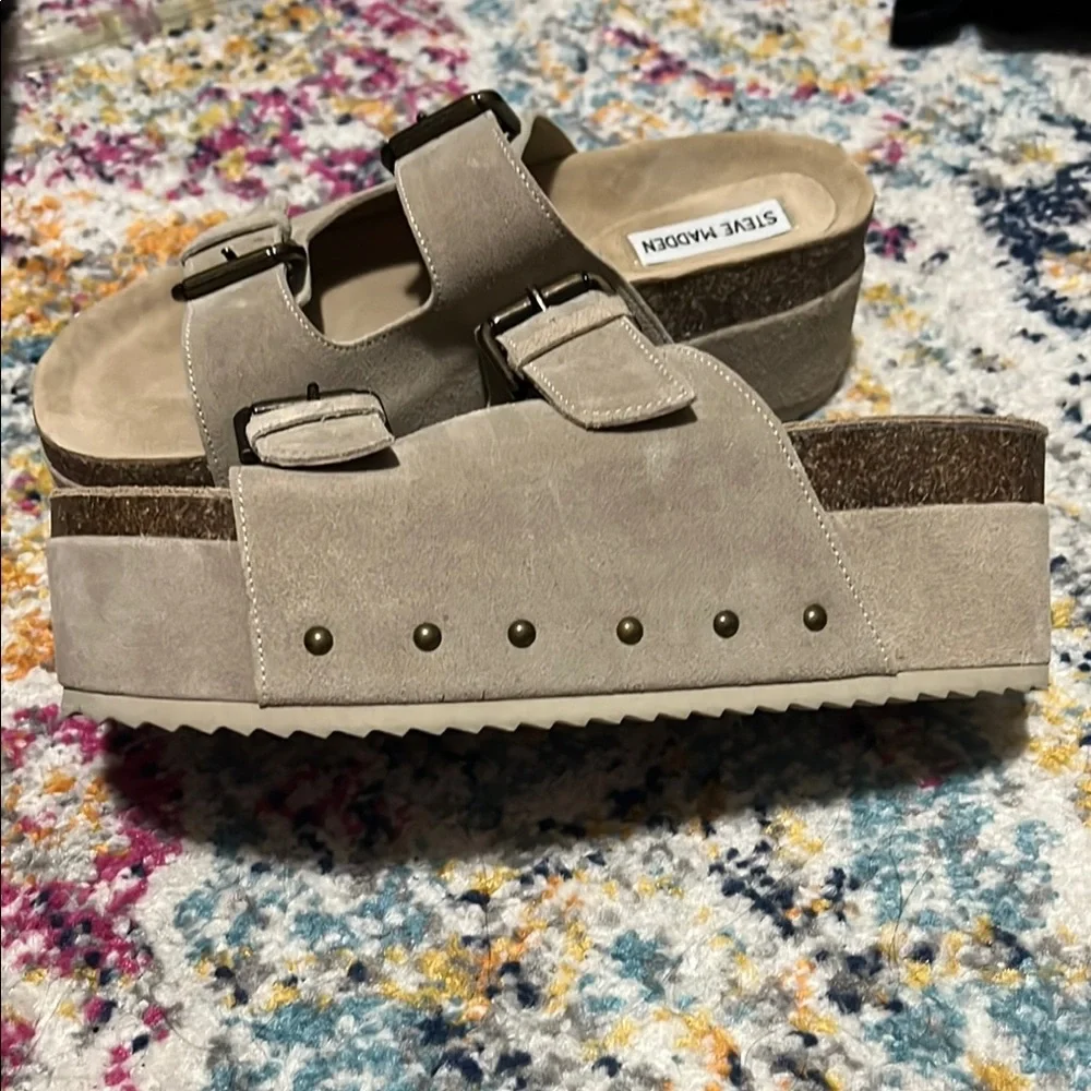 Steve Madden Tan Sandals with Adjustable Straps - Picture 2 of 2
